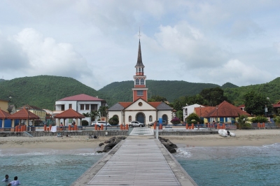 Anse d’Arlet auf Martinique mit Kirche direkt am Strand (Alexander Mirschel)  Copyright 
Información sobre la licencia en 'Verificación de las fuentes de la imagen'